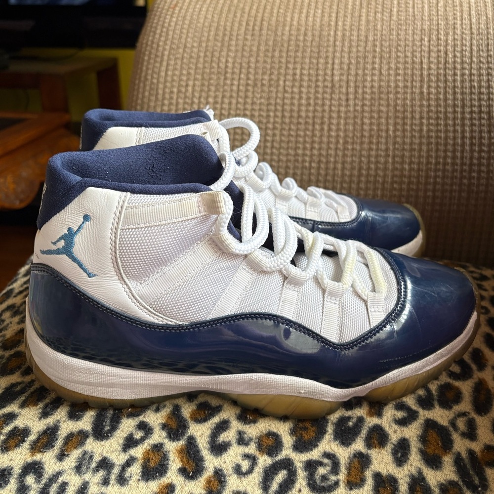 Air Jordan 11 Retro UNC Win Like 82 Size 11.5 Blue White - Picture 3 of 7